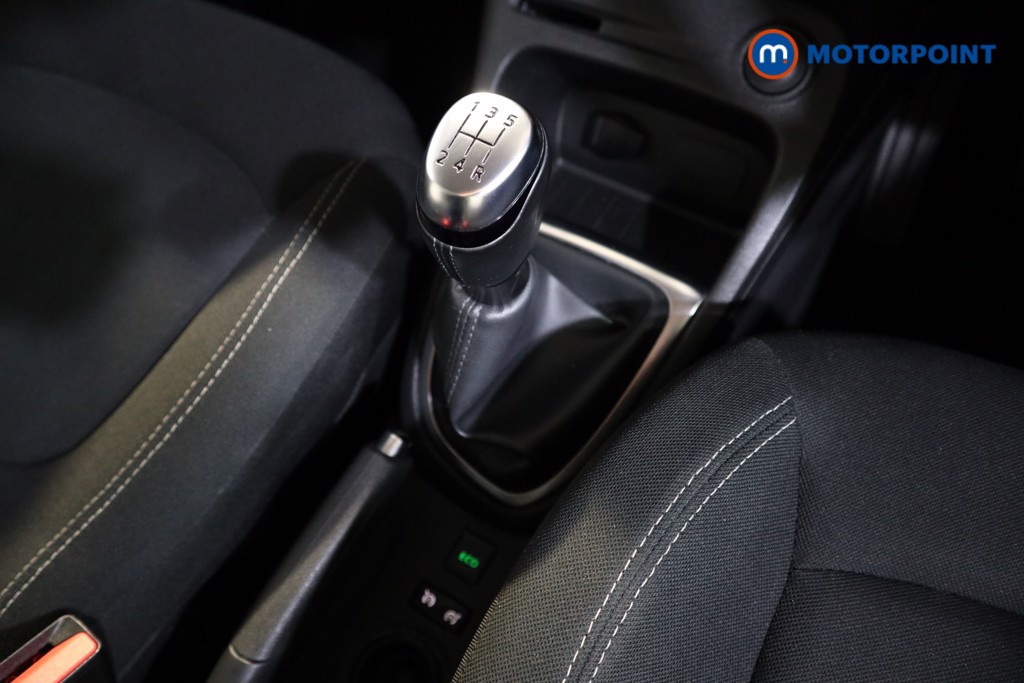Renault Captur Iconic Manual Petrol SUV - Stock Number (1534536) - 8th supplementary image