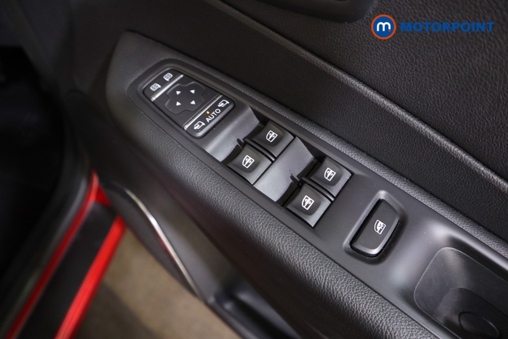 Renault Captur Iconic Manual Petrol SUV - Stock Number (1534536) - 9th supplementary image