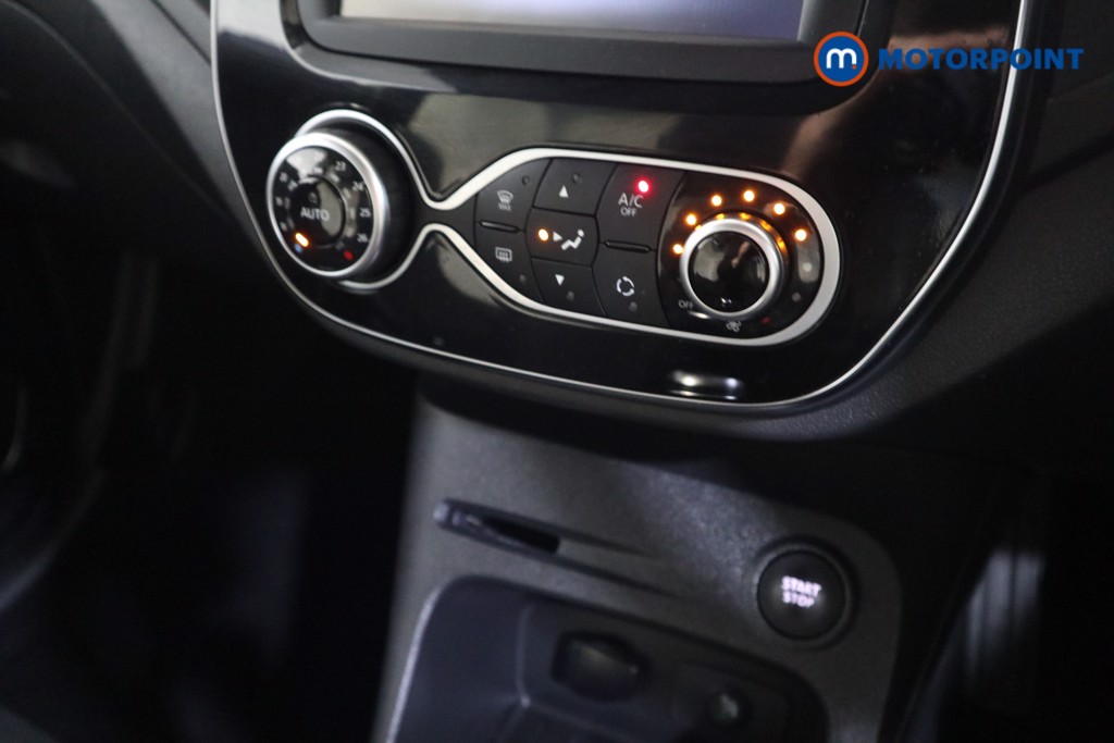 Renault Captur Iconic Manual Petrol SUV - Stock Number (1532548) - 7th supplementary image