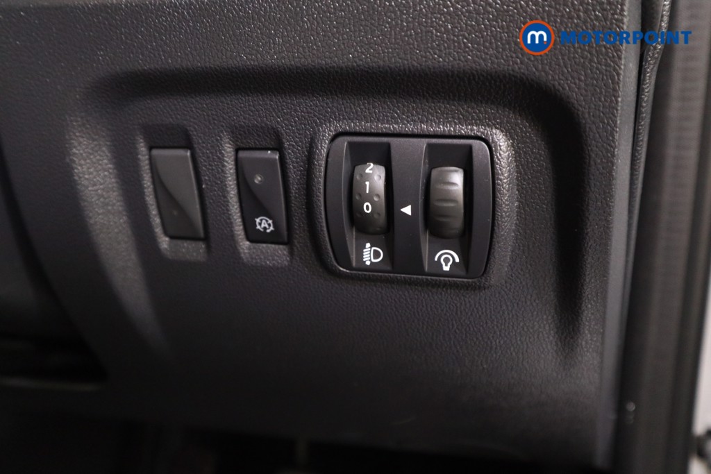 Renault Captur Iconic Manual Petrol SUV - Stock Number (1532548) - 10th supplementary image
