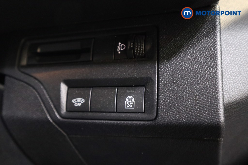 Peugeot 3008 Active Manual Diesel SUV - Stock Number (1535288) - 9th supplementary image