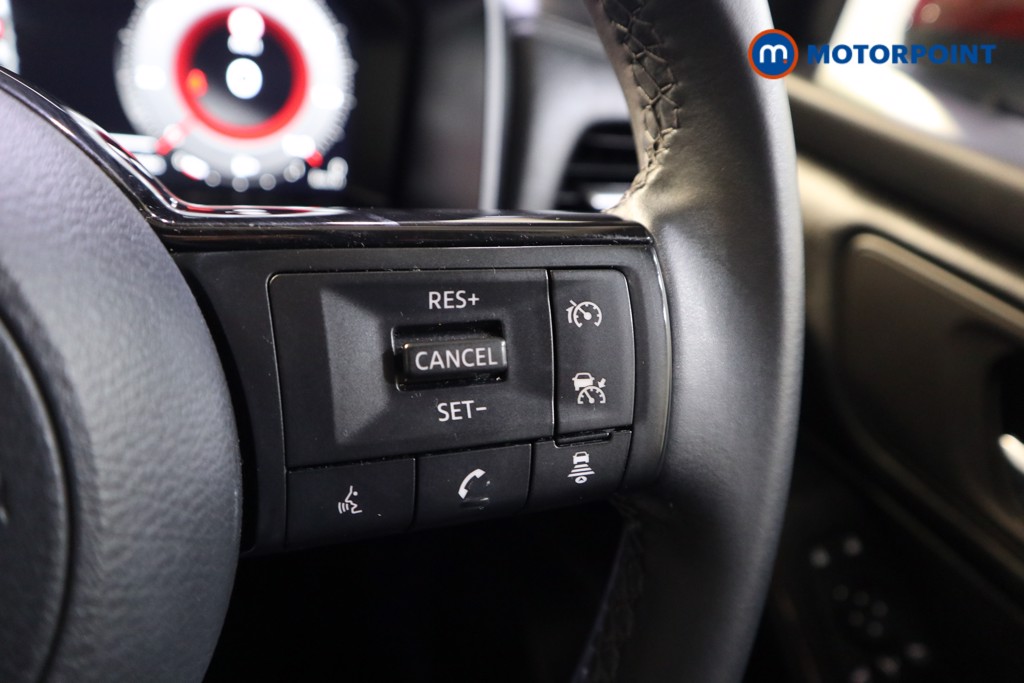 Nissan Qashqai N-Connecta Manual Petrol SUV - Stock Number (1535742) - 4th supplementary image