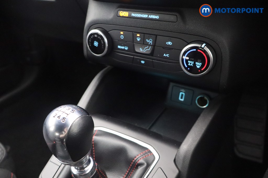 Ford Focus St-Line Manual Diesel Hatchback - Stock Number (1536580) - 9th supplementary image