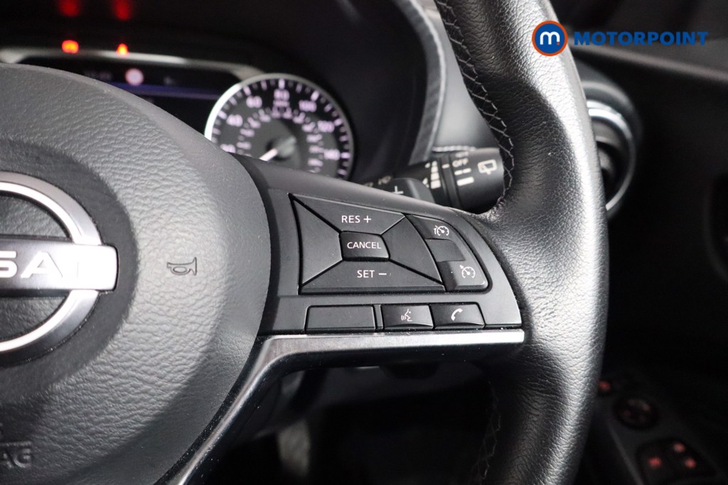 Nissan Juke N-Connecta Automatic Petrol SUV - Stock Number (1536734) - 8th supplementary image