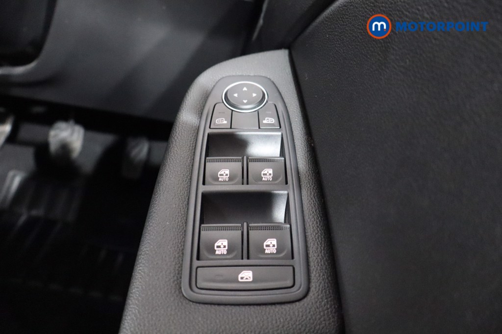 Renault Clio Evolution Manual Petrol Hatchback - Stock Number (1535531) - 16th supplementary image
