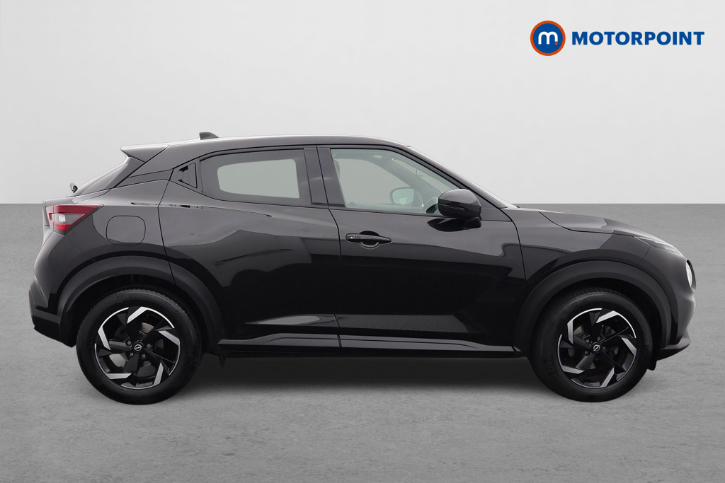 Nissan Juke N-Connecta Manual Petrol SUV - Stock Number (1538879) - Drivers side