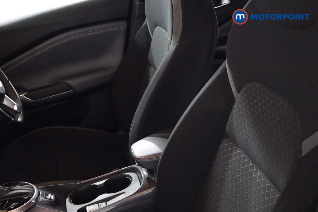 Nissan Juke N-Connecta Automatic Petrol SUV - Stock Number (1519915) - 6th supplementary image