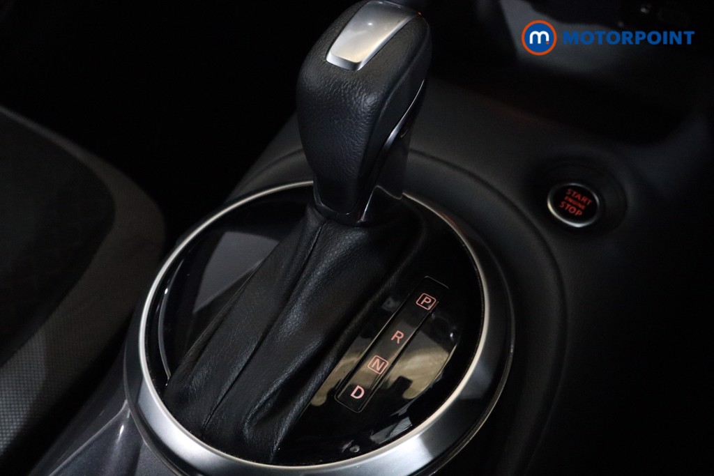 Nissan Juke N-Connecta Automatic Petrol SUV - Stock Number (1519915) - 9th supplementary image