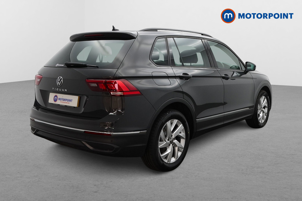 Volkswagen Tiguan Life Manual Petrol SUV - Stock Number (1533478) - Drivers side rear corner