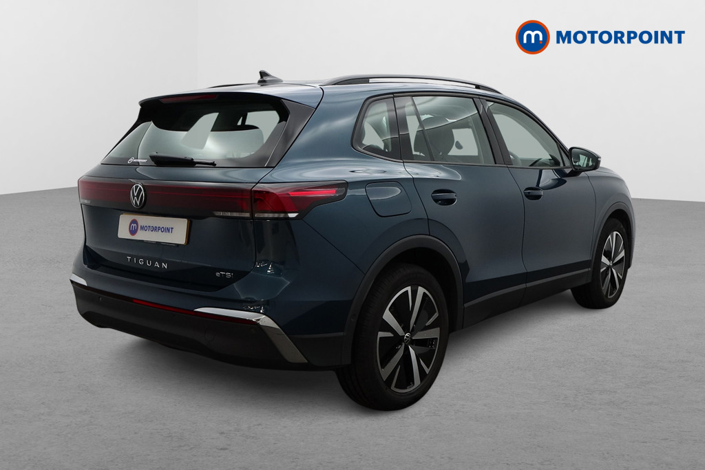 Volkswagen Tiguan Life Automatic Petrol SUV - Stock Number (1534929) - Drivers side rear corner