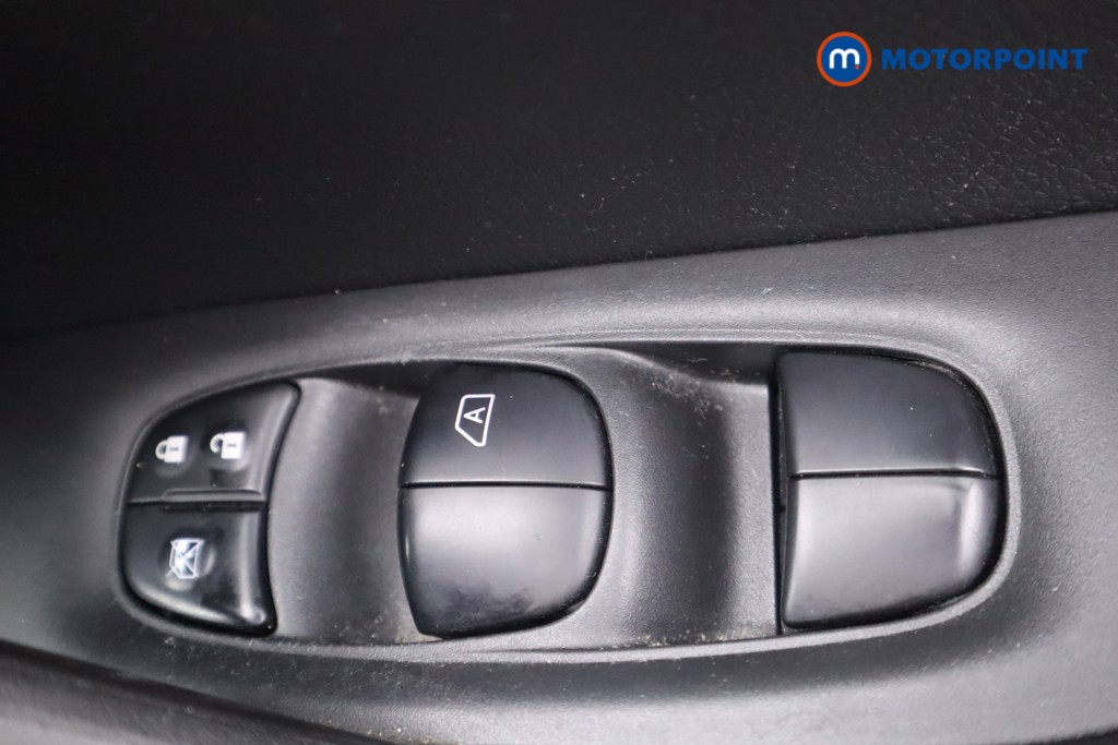 Nissan X-Trail N-Connecta Automatic Petrol SUV - Stock Number (1539022) - 5th supplementary image