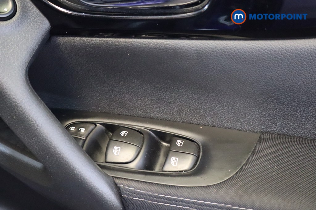 Nissan Qashqai N-Connecta Manual Petrol SUV - Stock Number (1529635) - 12th supplementary image