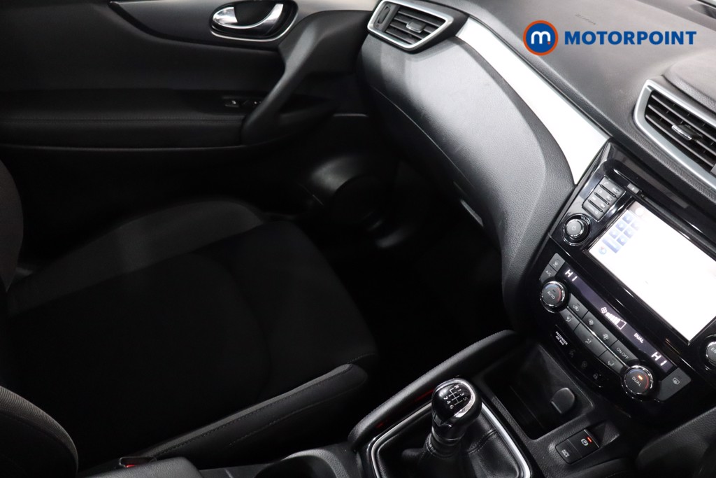 Nissan Qashqai N-Connecta Manual Petrol SUV - Stock Number (1537809) - 18th supplementary image