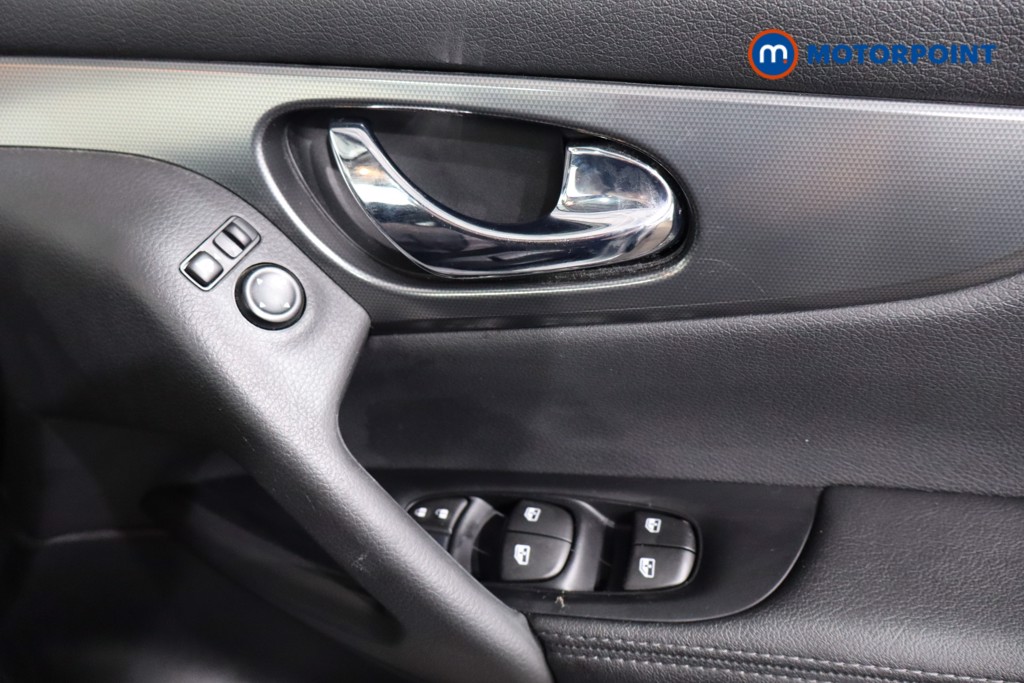 Nissan Qashqai N-Connecta Manual Petrol SUV - Stock Number (1537809) - 20th supplementary image