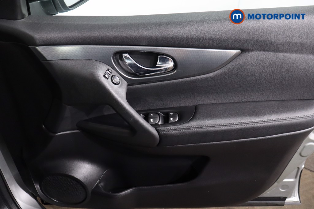 Nissan Qashqai N-Connecta Manual Petrol SUV - Stock Number (1537809) - 21st supplementary image