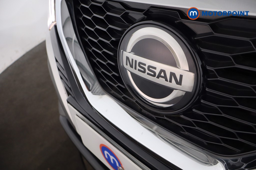 Nissan Qashqai N-Connecta Manual Petrol SUV - Stock Number (1537809) - 26th supplementary image