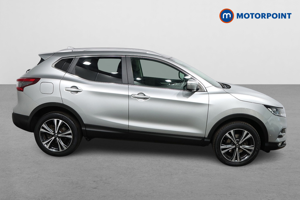 Nissan Qashqai N-Connecta Manual Petrol SUV - Stock Number (1537809) - Drivers side