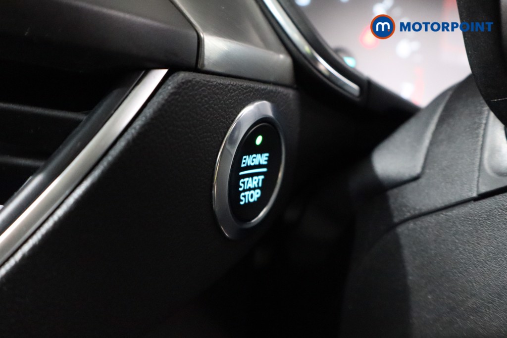 Ford Focus Titanium Manual Petrol Hatchback - Stock Number (1517777) - 13th supplementary image