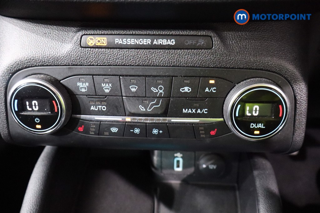 Ford Focus Titanium Manual Petrol Hatchback - Stock Number (1517777) - 15th supplementary image