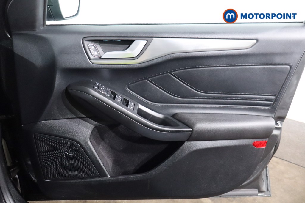 Ford Focus Titanium Manual Petrol Hatchback - Stock Number (1517777) - 24th supplementary image