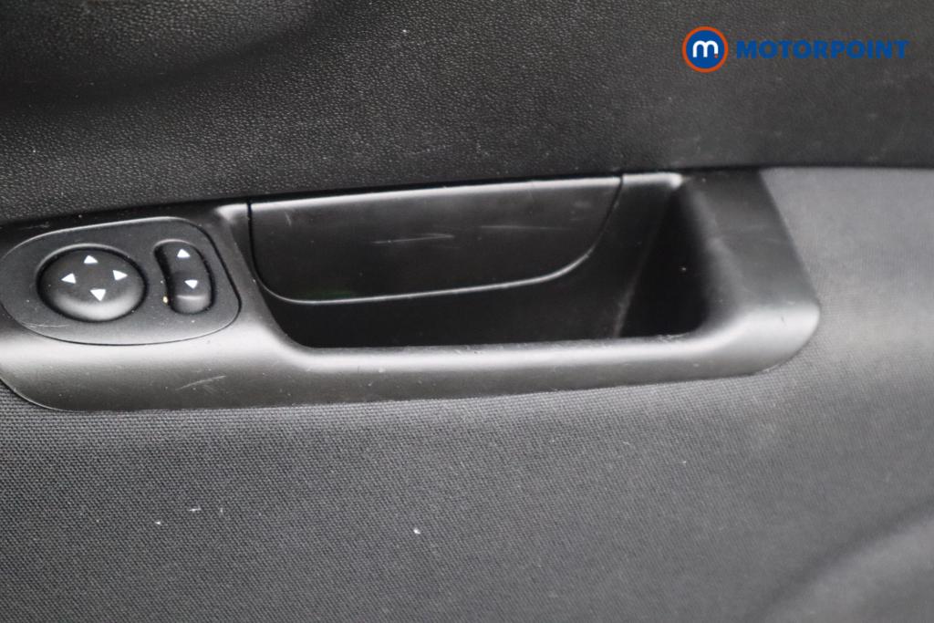 Fiat 500 RED Manual Petrol-Electric Hybrid Hatchback - Stock Number (1525545) - 13th supplementary image