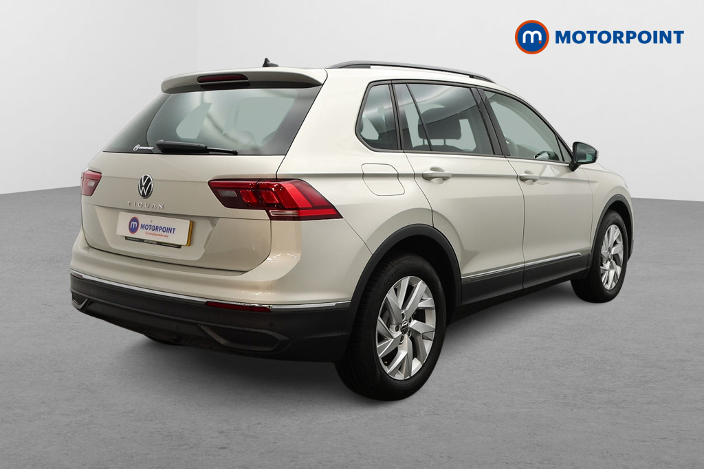 Volkswagen Tiguan Life Automatic Diesel SUV - Stock Number (1528067) - Drivers side rear corner