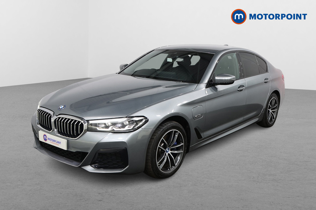 BMW 5 Series M Sport Automatic Petrol Plug-In Hybrid Saloon - Stock Number (1533829) - Passenger side front corner