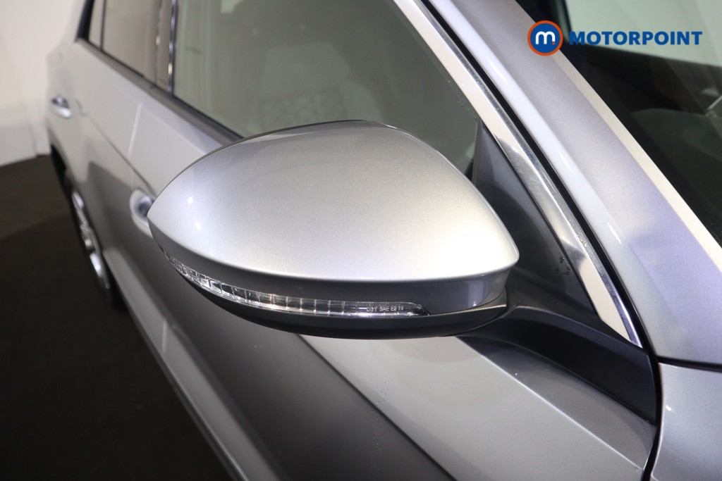 Volkswagen T-Roc R-Line Automatic Petrol SUV - Stock Number (1533977) - 26th supplementary image