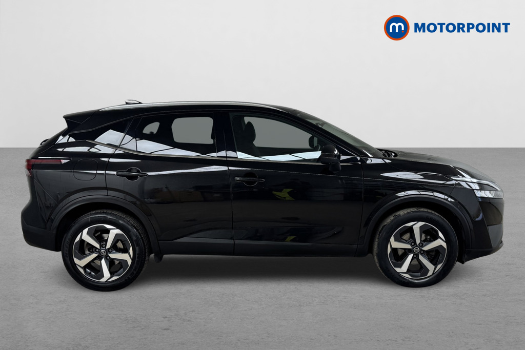 Nissan Qashqai N-Connecta Manual Petrol SUV - Stock Number (1535950) - Drivers side