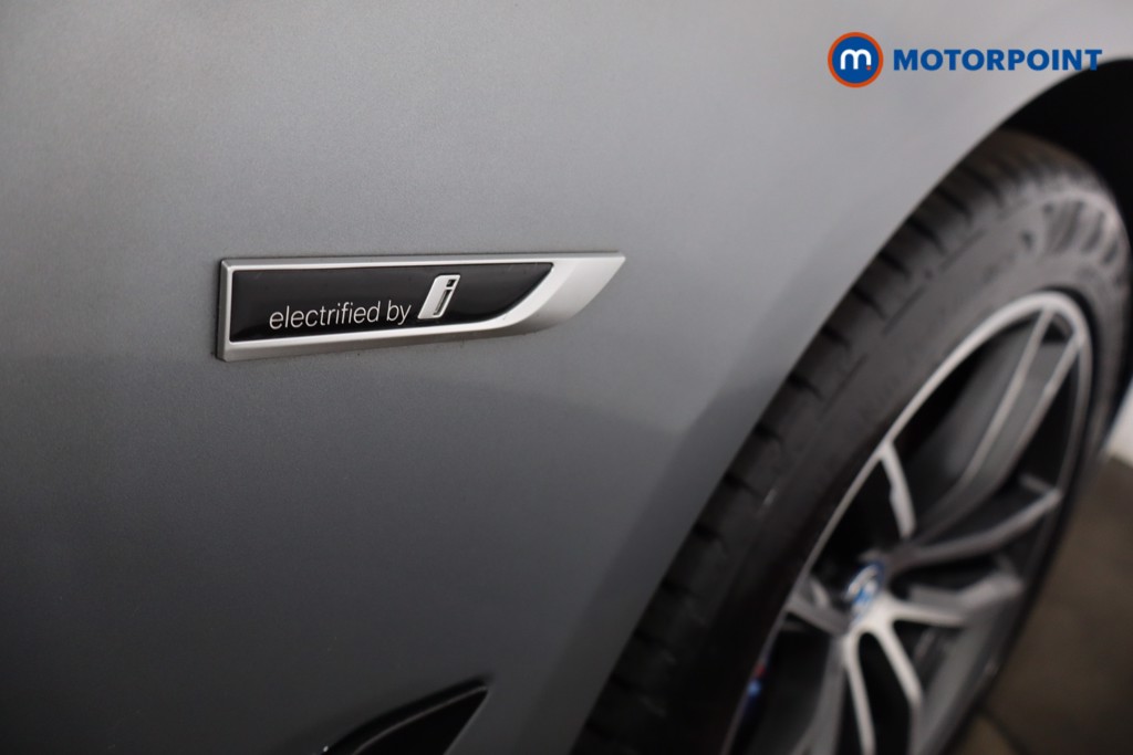 BMW 5 Series M Sport Automatic Petrol Plug-In Hybrid Estate - Stock Number (1536115) - 30th supplementary image