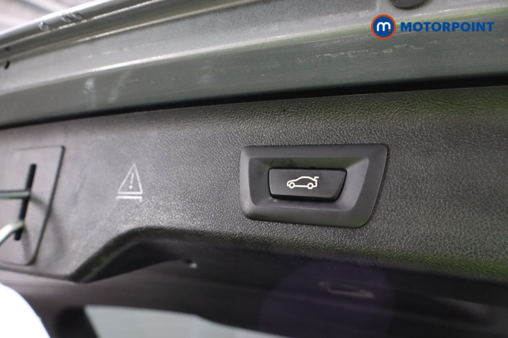 BMW 5 Series M Sport Automatic Petrol Plug-In Hybrid Estate - Stock Number (1536115) - 33rd supplementary image