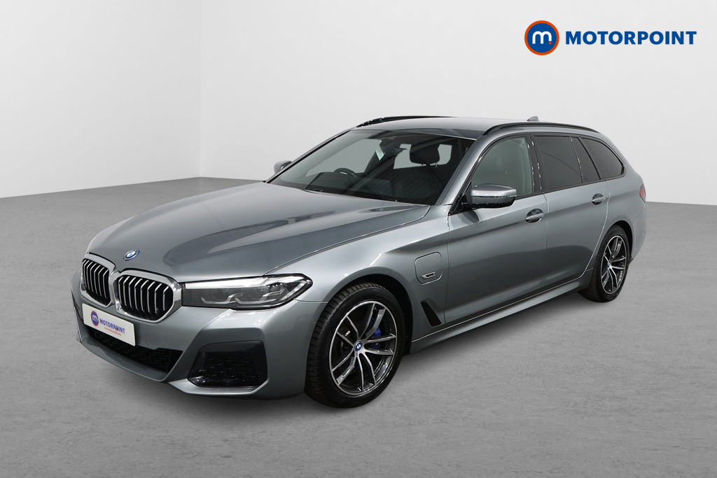 BMW 5 Series M Sport Automatic Petrol Plug-In Hybrid Estate - Stock Number (1536115) - Passenger side front corner