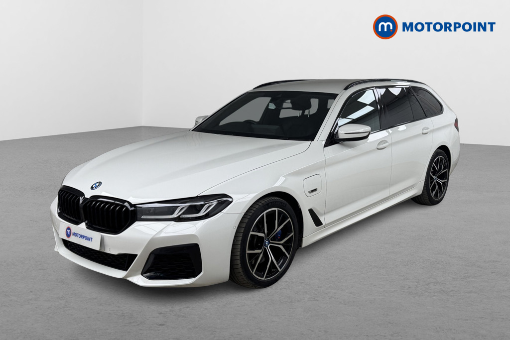 BMW 5 Series M Sport Automatic Petrol Plug-In Hybrid Estate - Stock Number (1538412) - Passenger side front corner
