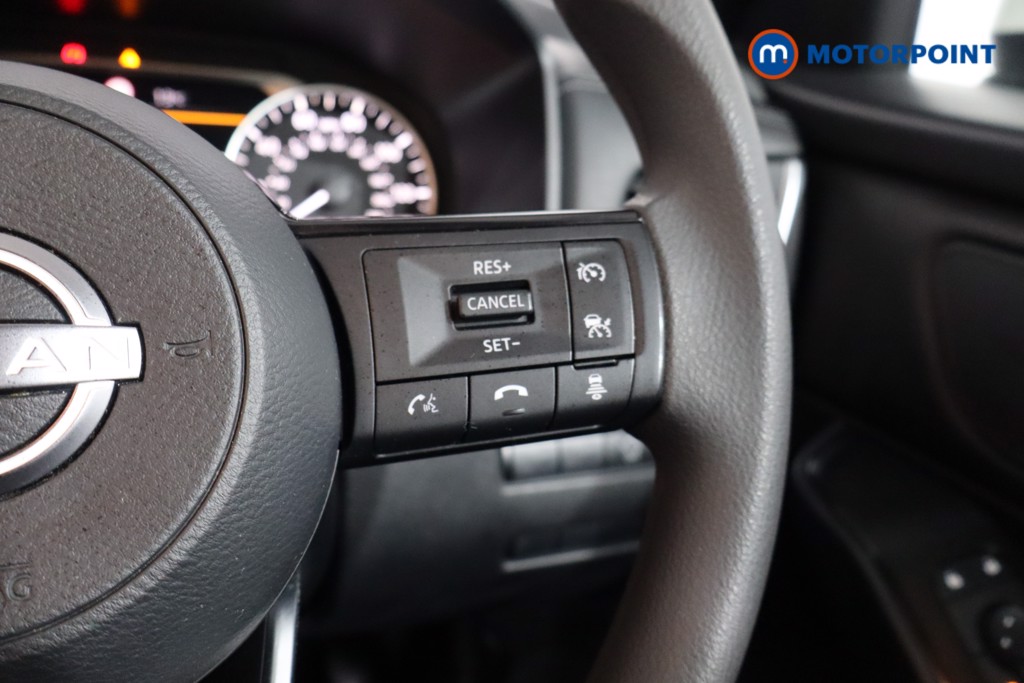 Nissan Qashqai Visia Manual Petrol SUV - Stock Number (1536341) - 9th supplementary image