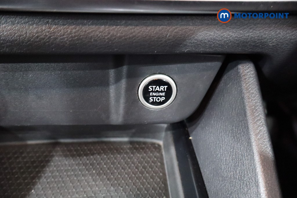 Nissan Qashqai Visia Manual Petrol SUV - Stock Number (1536341) - 15th supplementary image