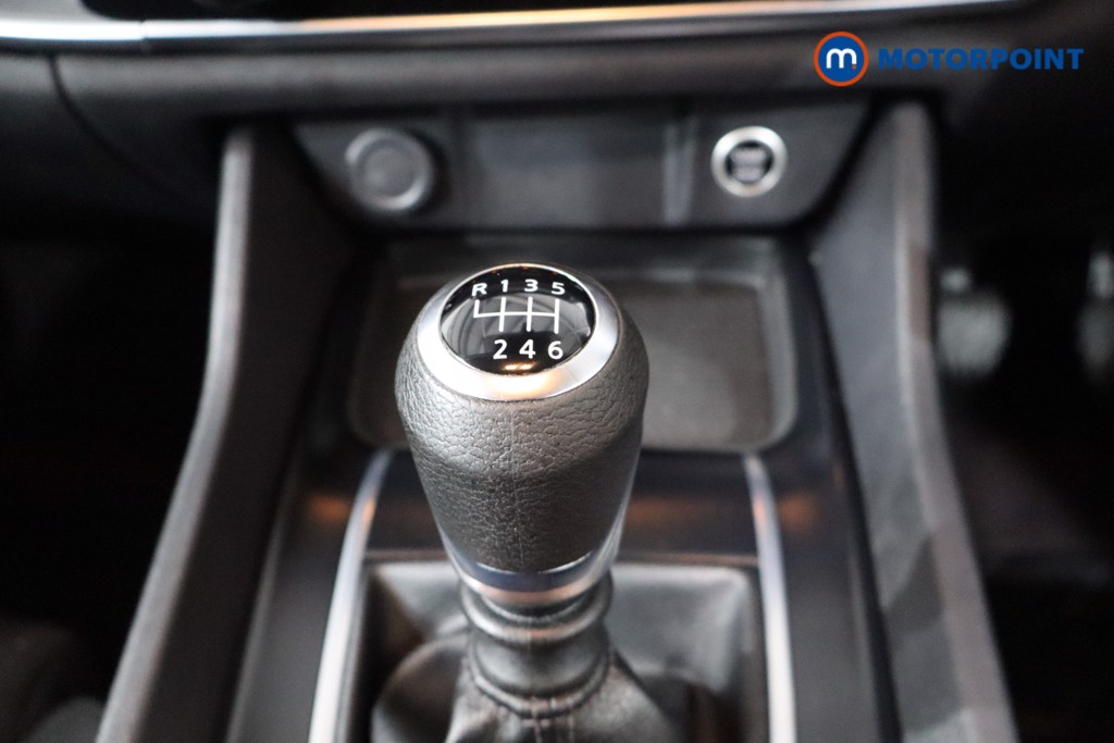 Nissan Qashqai Visia Manual Petrol SUV - Stock Number (1536341) - 17th supplementary image