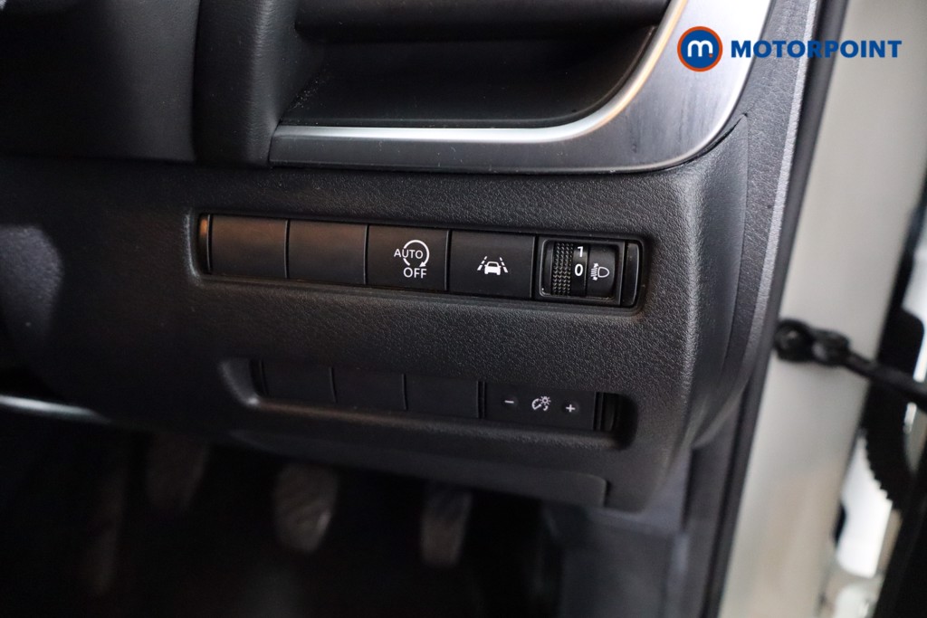 Nissan Qashqai Visia Manual Petrol SUV - Stock Number (1536341) - 19th supplementary image
