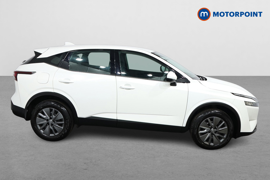 Nissan Qashqai Visia Manual Petrol SUV - Stock Number (1536341) - Drivers side