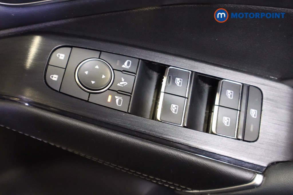 Nissan Qashqai Tekna Manual Petrol SUV - Stock Number (1535643) - 7th supplementary image