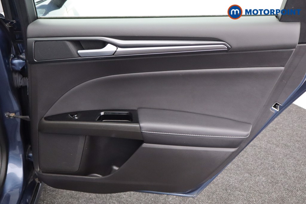 Ford Mondeo Titanium Edition Automatic Petrol-Electric Hybrid Saloon - Stock Number (1537342) - 16th supplementary image
