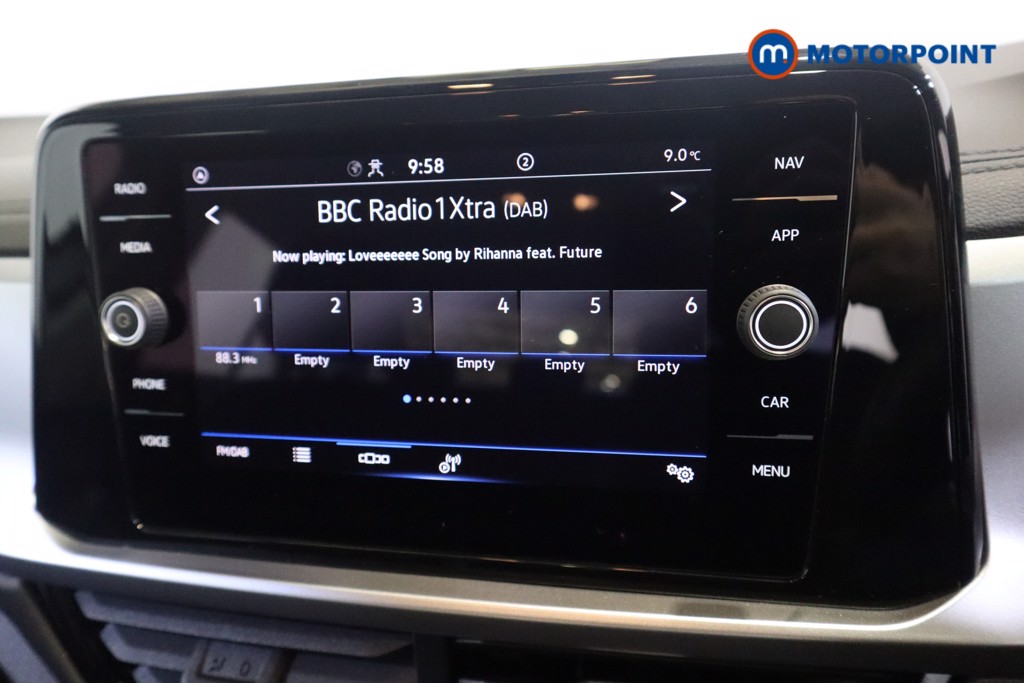 Volkswagen T-Roc Life Manual Petrol SUV - Stock Number (1538330) - 2nd supplementary image