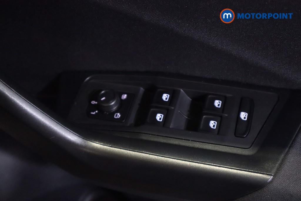 Volkswagen T-Roc Life Manual Petrol SUV - Stock Number (1538330) - 7th supplementary image