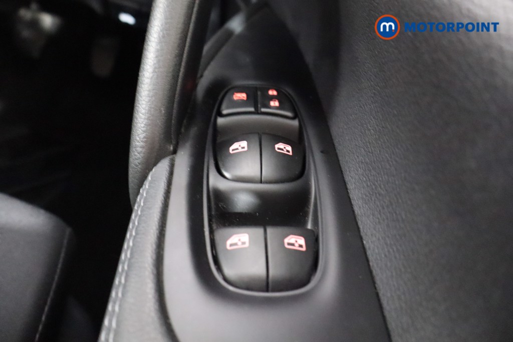 Nissan Qashqai Acenta Premium Manual Petrol SUV - Stock Number (1538915) - 17th supplementary image