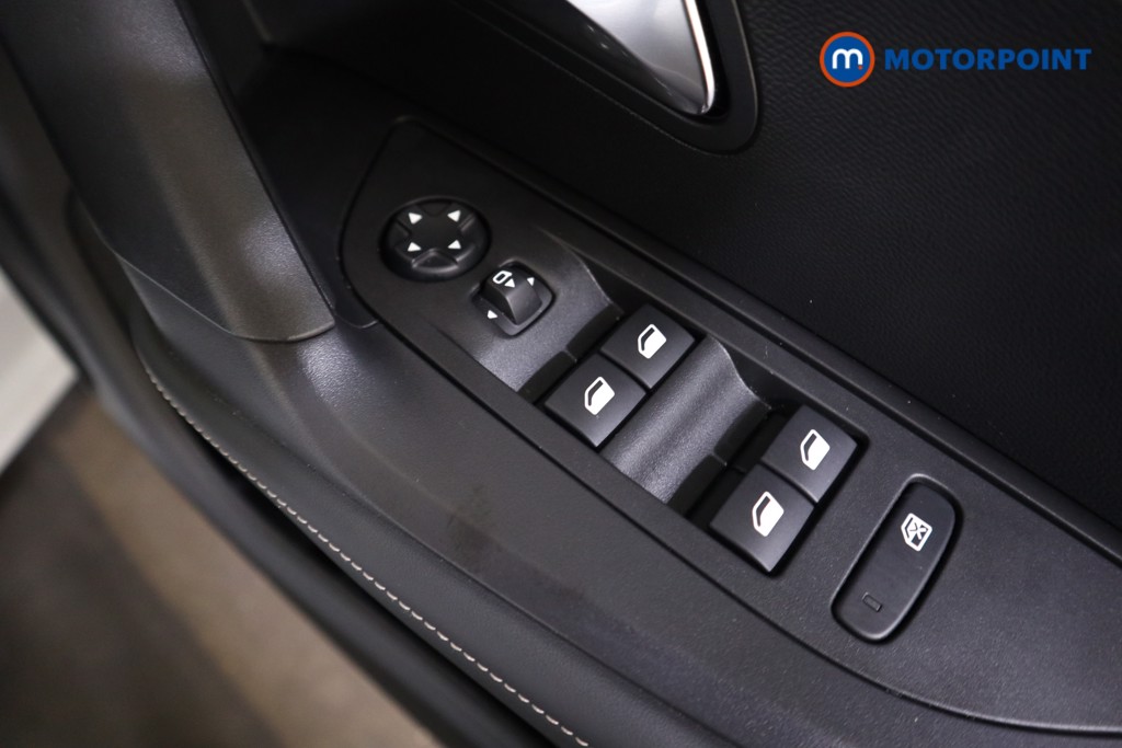 Peugeot 2008 Allure Manual Petrol SUV - Stock Number (1534739) - 9th supplementary image