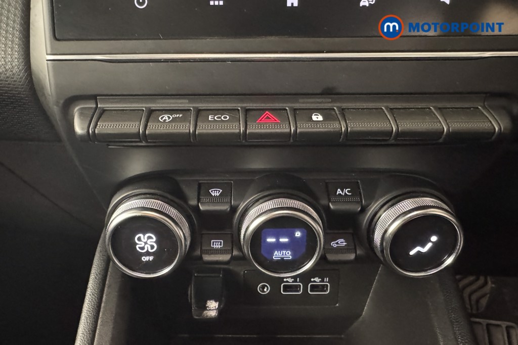 Renault Clio Evolution Manual Petrol Hatchback - Stock Number (1535530) - 8th supplementary image