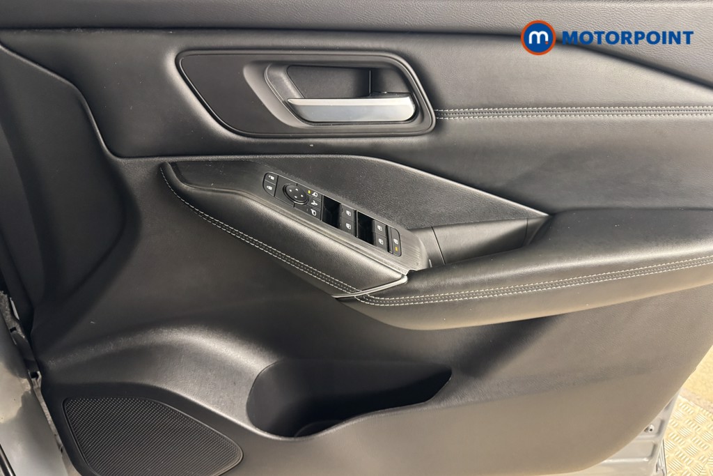 Nissan Qashqai N-Connecta Manual Petrol SUV - Stock Number (1524010) - 15th supplementary image