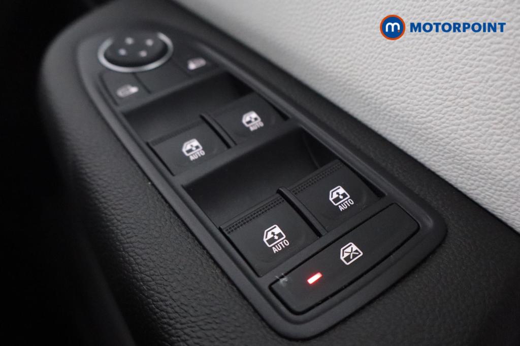 Renault Clio Se Edition Manual Petrol Hatchback - Stock Number (1528410) - 13th supplementary image