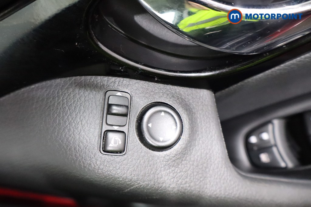 Nissan Qashqai Acenta Premium Manual Diesel SUV - Stock Number (1532143) - 22nd supplementary image