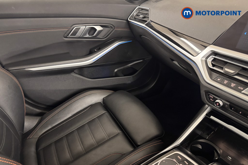 BMW 3 Series Sport Pro Automatic Petrol Plug-In Hybrid Saloon - Stock Number (1534060) - 12th supplementary image