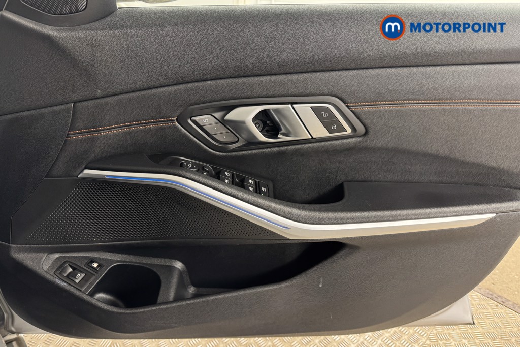 BMW 3 Series Sport Pro Automatic Petrol Plug-In Hybrid Saloon - Stock Number (1534060) - 15th supplementary image